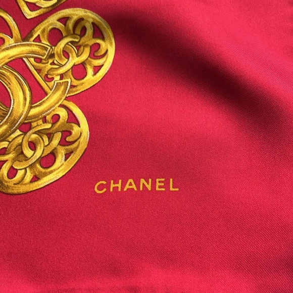 Chanel CC Chain-Link Silk Scarf 90 - Picture 2 of 3